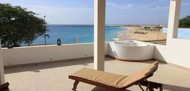 Boutique-Hotel Casa Evora - Maio - Suite Cesaria - Sonnenterrasse mit Massagebadewanne