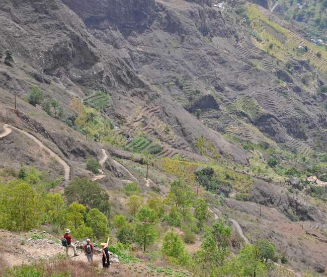 Kapverden Rundreise : Tageswanderungen Santo Antão + Santiago: Vom Cova Crater hinab ans Meer