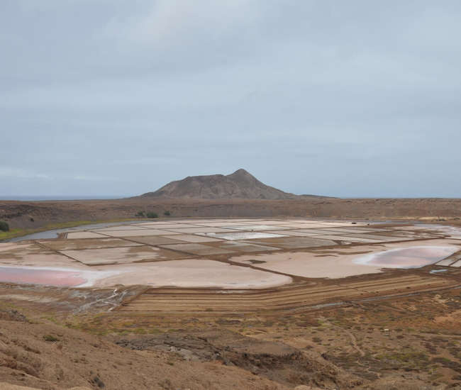 Kapverdische Badeinsel Sal Pedra Lume - Krater