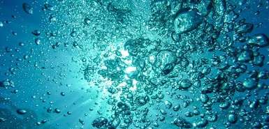 Wasserblasen unter Wasser