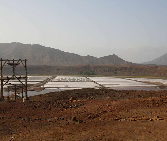 Salzfelder in den Salinen von Pedra de Lume