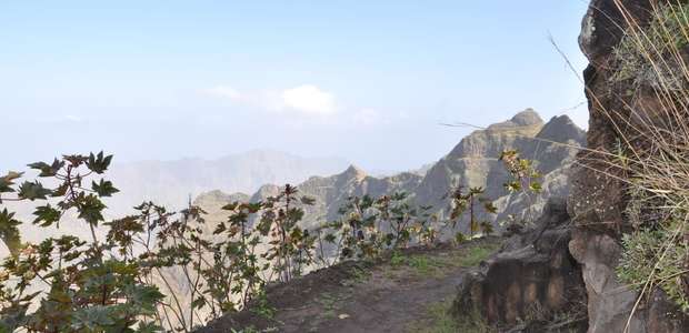 Kapverden - Trekking  Insel Santo Antão im Nordosten: Abstieg nach Chã'n Pedra